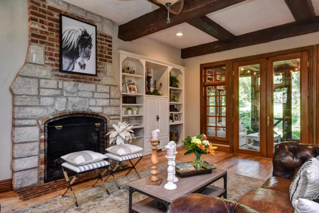 2_LivingRm2_wFireplace