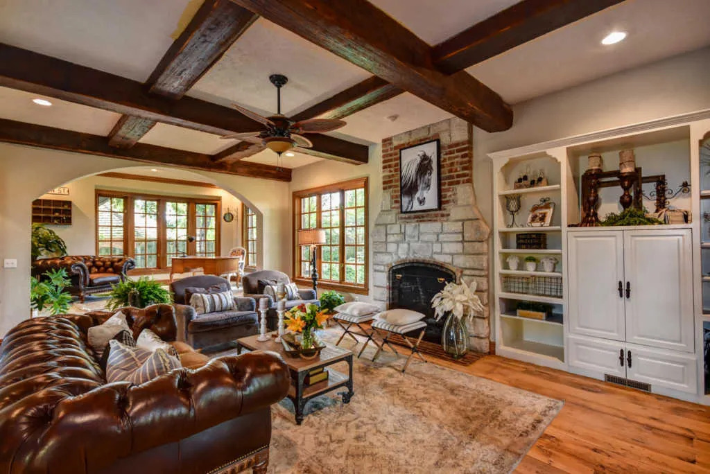 4_LivingRm4_wFireplace