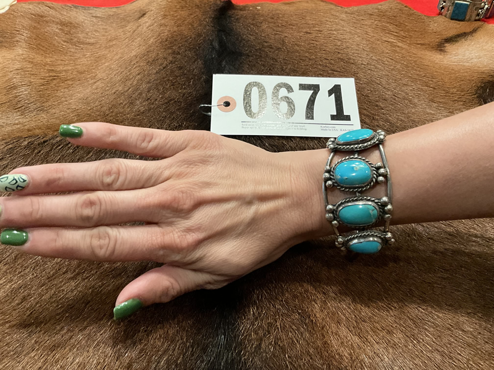 Lovely Vintage Sterling Silver Turquoise Bracelet