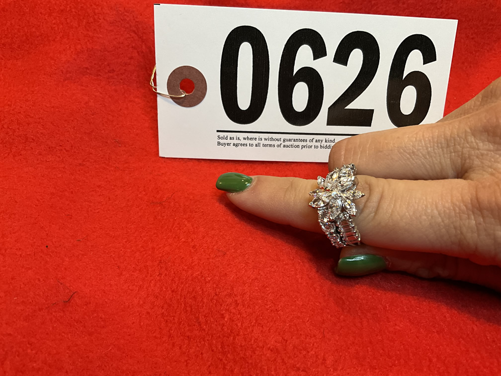 Gorgeous Diamond Ring!