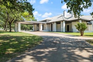 Exterior of The Retreat at Rock Creek ranch for sale at auction near Norman Oklahoma